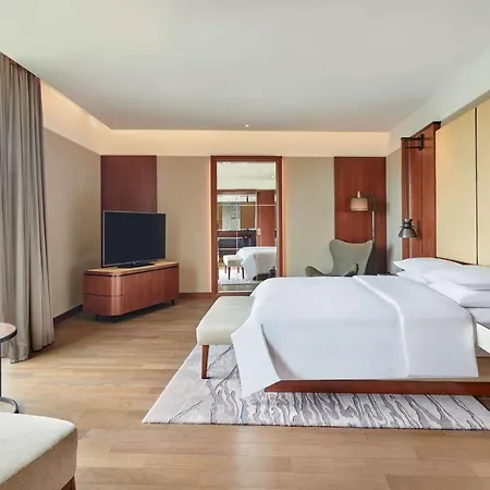 Grand Hyatt Kochi Bolgatty Exterior photo Deluxe Suite